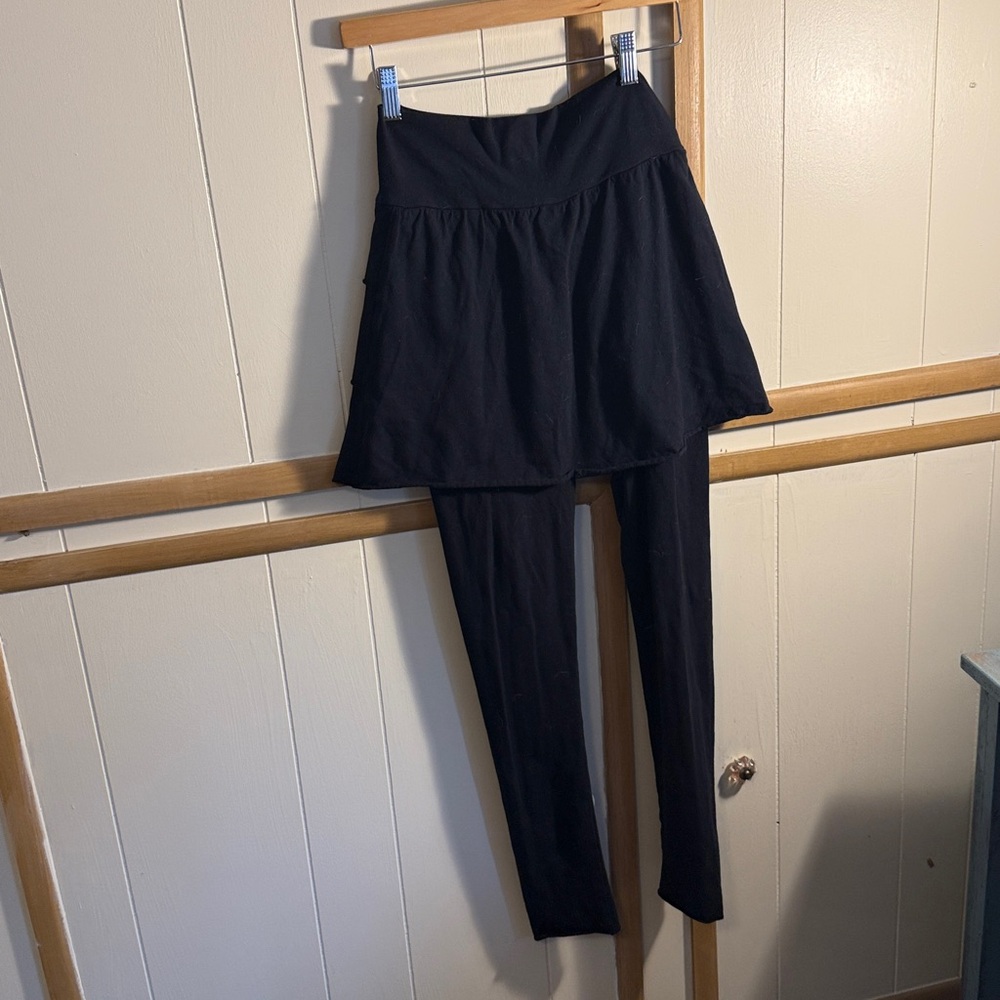Gaia Conceptions Skirted ruffle butt leggings color midnight size small. - Picture 7 of 7